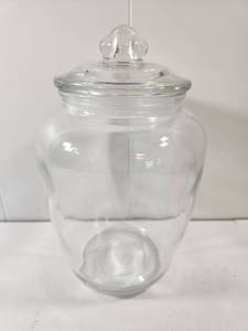 lot 129 image: Clear Glass Storage Jar with Lid