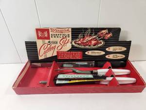 lot 131 image: Warwick Sheffield England 3 Piece Stainless Steel Cutlery Set with Pearline Handles