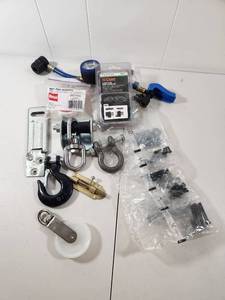 lot 164 image: Trailer Towing Accessories and Hardware Lot
