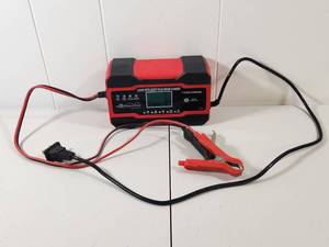 lot 168 image: 12V24V Smart Battery Charger with Digital Display