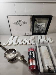 lot 181 image: Wedding Reception Decoration Bundle Set