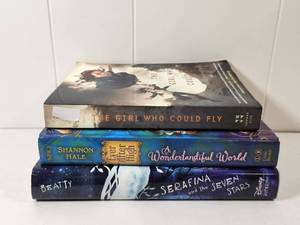 lot 358 image: Young Adult Fantasy Book Collection - 3 Novels