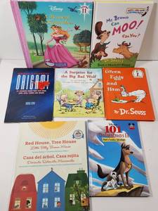 lot 363 image: Mixed Childrens Book Collection - Disney, Dr. Seuss, and Educational Books