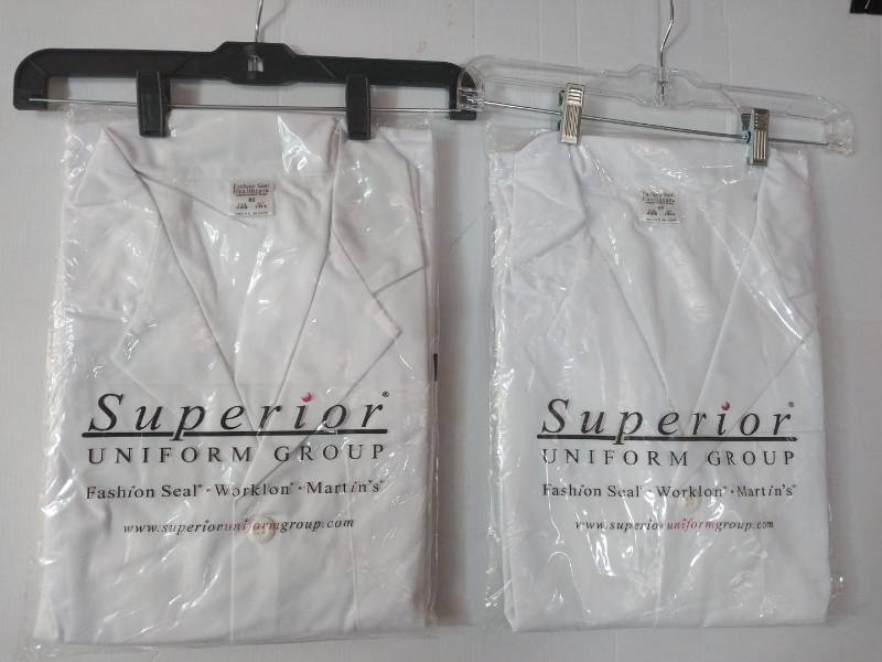 lot 68078 image: FACTORY SEALED - Superior Uniform Group White Medical Scrub Jacket (Size 50) 2 Pack