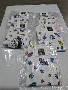 lot 75012 image: Multiple Packs of Alien Scrub Hats
