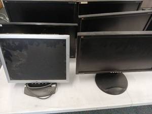 lot 62005 image: ViewSonic LCD Computer Monitors with Stands
