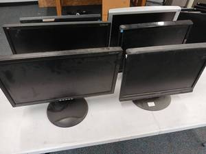 lot 62006 image: Collection of LCD Computer Monitors