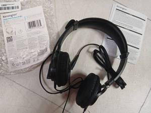 lot 32325 image: Kensington Classic 3.5mm Headset with Microphone - Retail $15