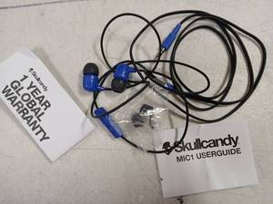 lot 32354 image: Skullcandy MIC1 In-Ear Headphones with Microphone - Retail $15
