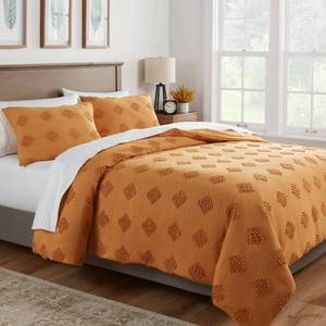 lot 9569 image: King Tufted Diamond Crinkle Duvet Cover and Sham Set Dark Gold - Threshold Polyester, OEKO-TEX Certified, Machine Washable - Retail $69
