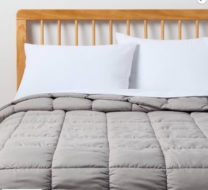 lot 9637 image: FullQueen Puffer Box Stitch Comforter Light Gray for Dorm - Room Essentials  - Retail $45