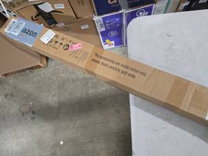 lot 3633 image: 38 Roller Shade