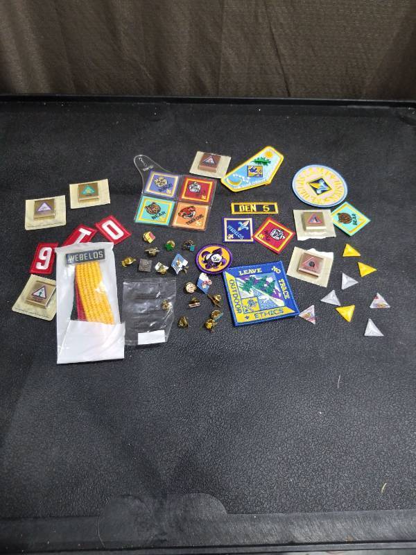 lot 4249 image: Cub Scout Patches and Pins Collection -