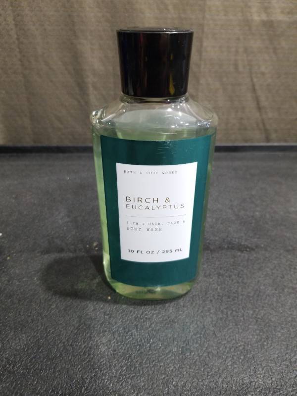 lot 4340 image: Bath & Body Works Birch & Eucalyptus 3-in-1 Wash