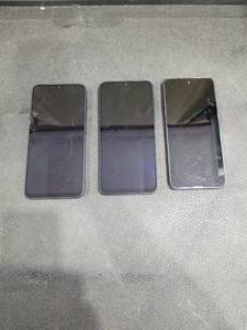 lot 4763 image: Samsung Galaxy Smartphone Bundle - 3 Phones Including Motorola Untested