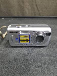 lot 4769 image: Sony Cyber-shot 6.0 Megapixel Digital Camera with Carl Zeiss Lens