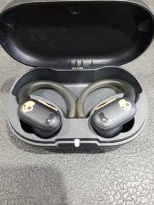 lot 4770 image: Skullcandy Push Active Wireless Earbuds with Charging Case No Charger