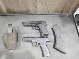 lot 4775 image: LOT OF 2 POWERLINE BY DAISY BB AIR GUN 415 & 340