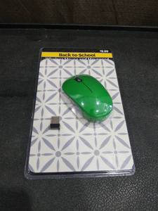lot 4776 image: Wireless Mouse & Mousepad 2.4 Ghz Usb 2.0, 26 Ft Range