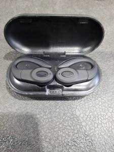 lot 4795 image: Wireless Bluetooth Earbuds with Charging Case No Charger