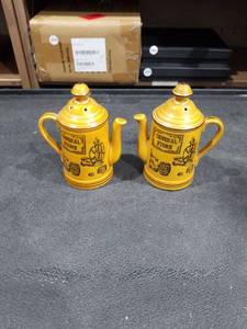 lot 4819 image: Salt & Pepper Shakers Enesco Large General Store Coffee Pot