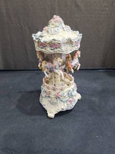 Wind Up Rotating Musical 4 Horse Carousel Plays "all The Pretty Little Horses"