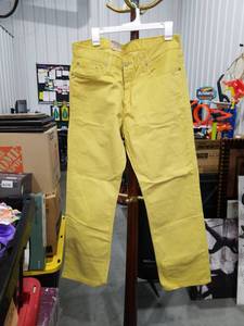lot 4885 image: Levis 514 Straight Fit Jeans Yellow Size 36x32