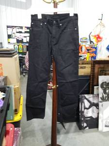 lot 4886 image: Levis 514 Black Jeans Size 31x30