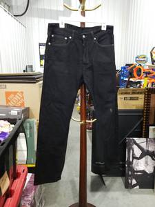 lot 4888 image: Levis 505 Black Jeans Size 33x32 Has A Stain See Pictures