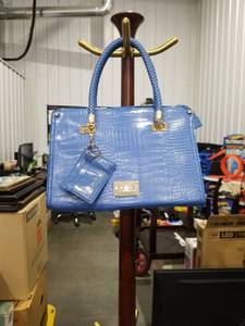 lot 4908 image: Blue Crocodile Pattern Handbag with Gold Hardware