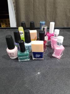 lot 4930 image: Mixed Brand Nail Polish Collection Lot