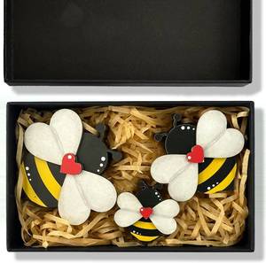 lot 4085 image: 3PCS Honey Bee Decor Bee Decorations for Home Rustic Bumblebee Wooden Art Sign for Farmhouse Layered tray living Room Spring Summer Gift for Bee Farm Owners women