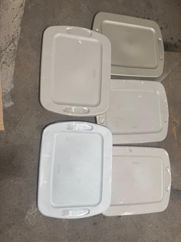 lot 5127140 image: Grey Sterilite container for 18 quart box Quantity 5 - Retail $5