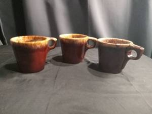 lot 4377 image: Hull USA Brown Drip Glaze Coffee Mugs Set of 3