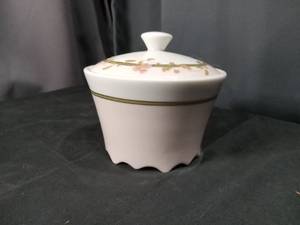 lot 4388 image: White Porcelain Sugar Bowl with Floral Design