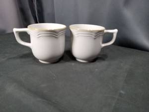 lot 4390 image: Design Two Ferndale Stoneware Coffee Mugs Set of 2
