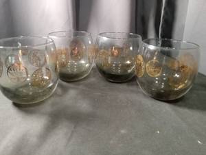 lot 4392 image: Set of 4 Glass Tumblers with Gold Coin Design