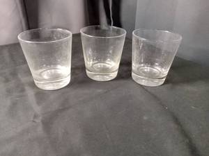 lot 4393 image: Clear Glass Drinking Glasses Set of 3