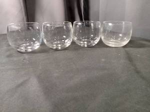 lot 4394 image: Clear Glass Tumblers Set of 4