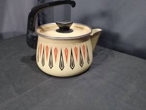 lot 4535 image: Enamelware Teapot with Geometric Diamond Pattern