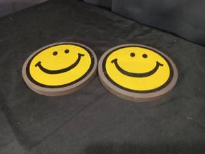 lot 4536 image: Yellow Smiley Face Wooden Coaster Set