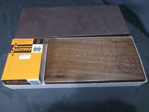 lot 4539 image: Success 1992 Desk Calendar Refill Style 019 with Organidin Wooden Organizer