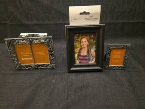 lot 4299 image: Assorted Small Picture Frame Collection