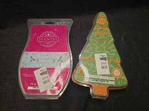 lot 4954 image: Scentsy Wax Melts Collection Blizzard Berry and Orange Spice