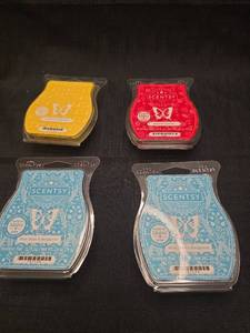 lot 4956 image: Scentsy Wax Melt Bar Collection Mixed Scents
