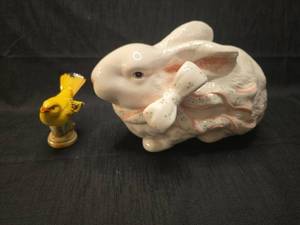 lot 4958 image: Ceramic Easter Bunny with Yellow Bird Figurine Set
