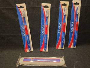 lot 4961 image: Kansas Jayhawks Toothbrush Set with Travel Case