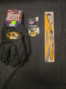 lot 4966 image: Missouri Tigers College Fan Bundle with Gloves Keychain and toothbrush