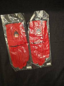 lot 4983 image: Mens red left size large Golf glove Set of 2