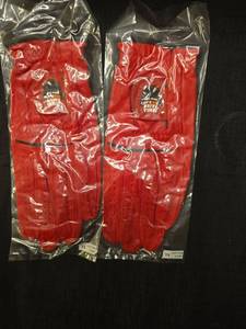 lot 4992 image: Red Golf Gloves with Title Chase Branding